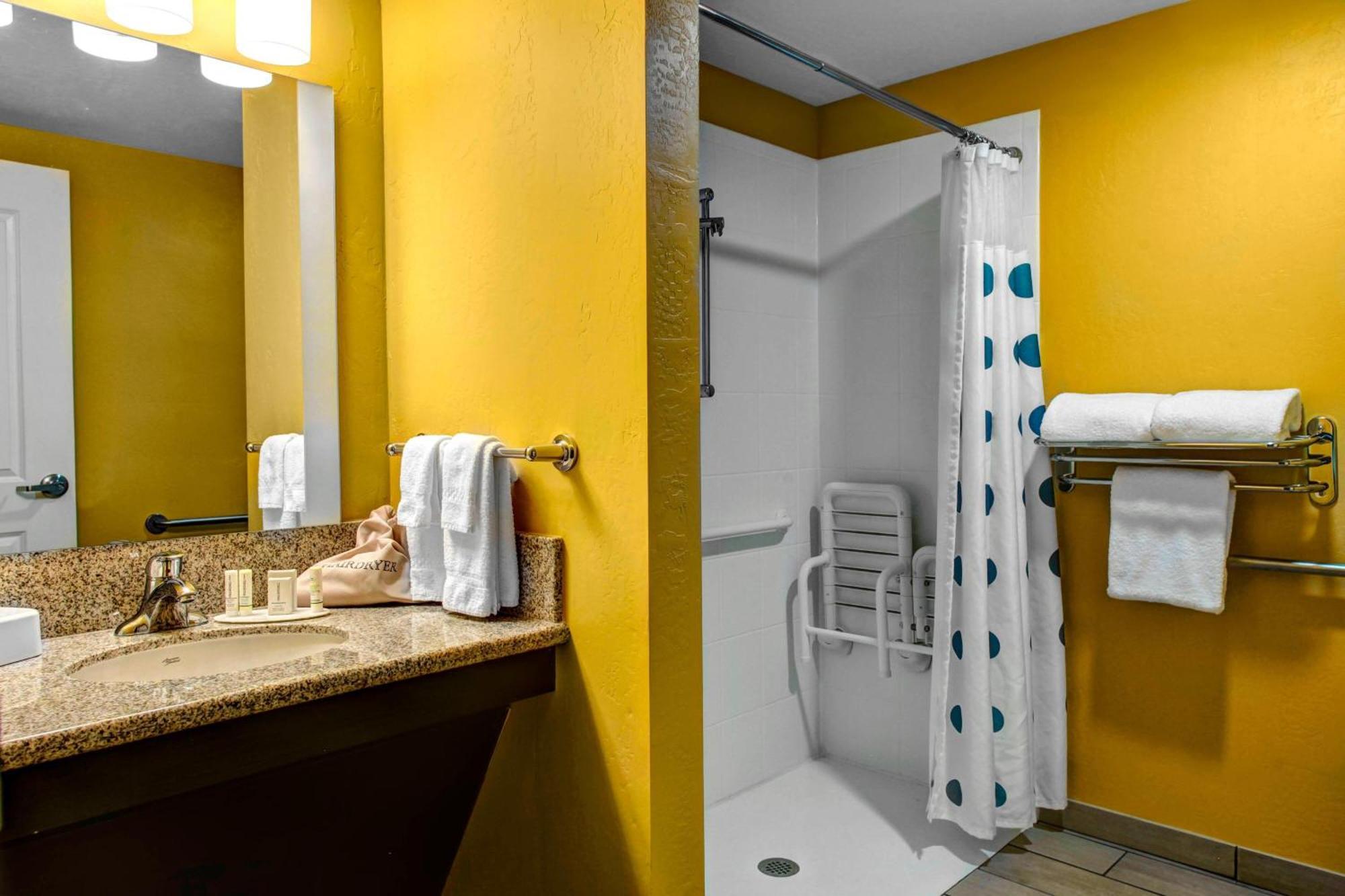 Towneplace Suites By Marriott Bakersfield West Exterior foto