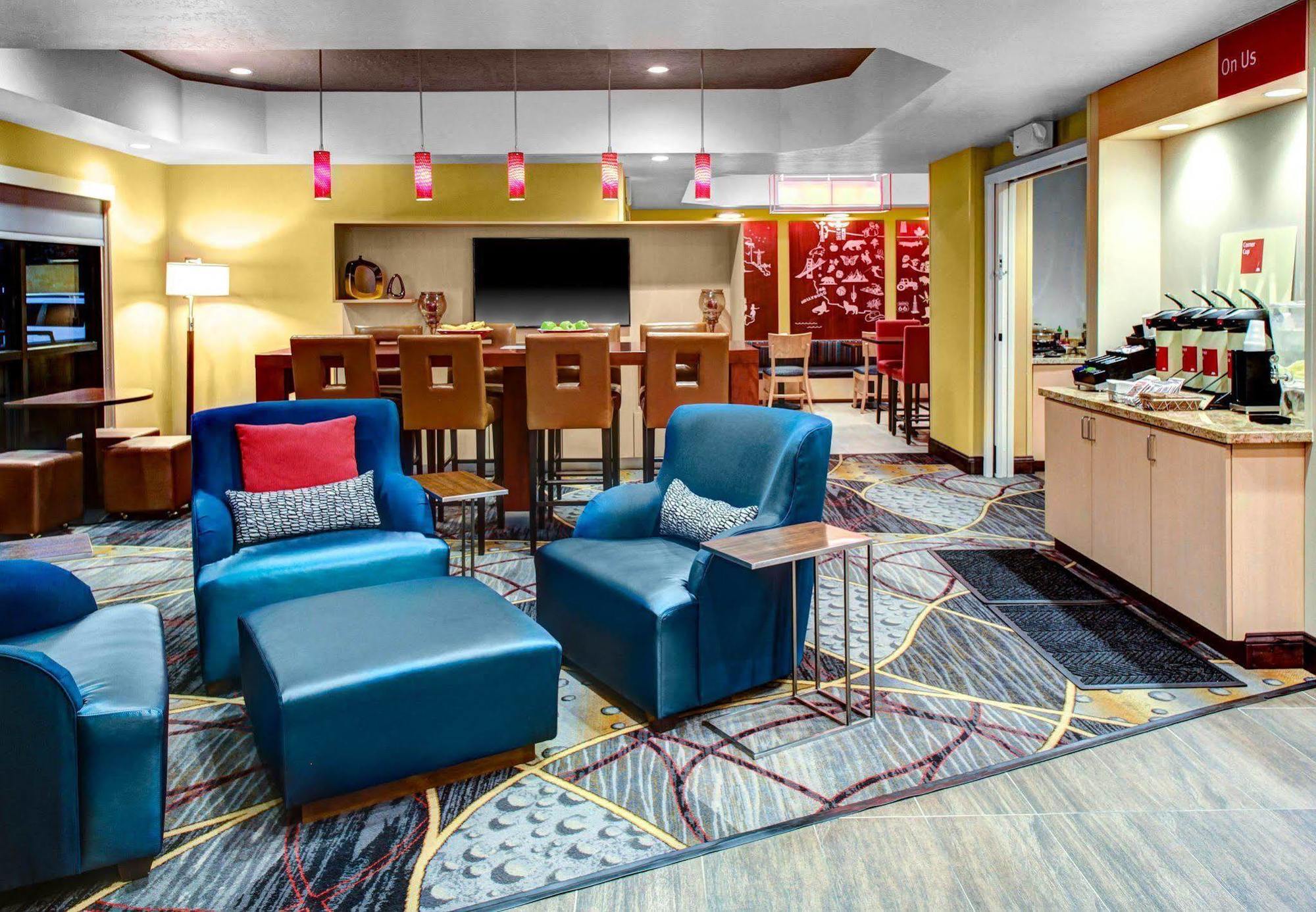 Towneplace Suites By Marriott Bakersfield West Exterior foto